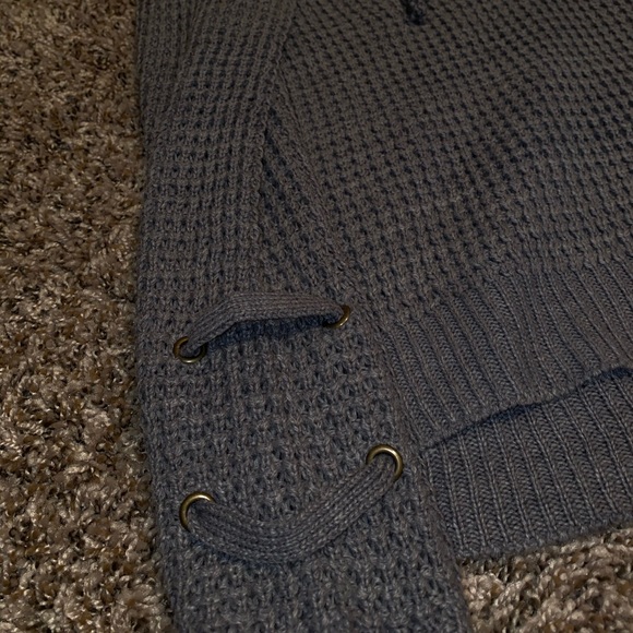 Sweater - Picture 2 of 4